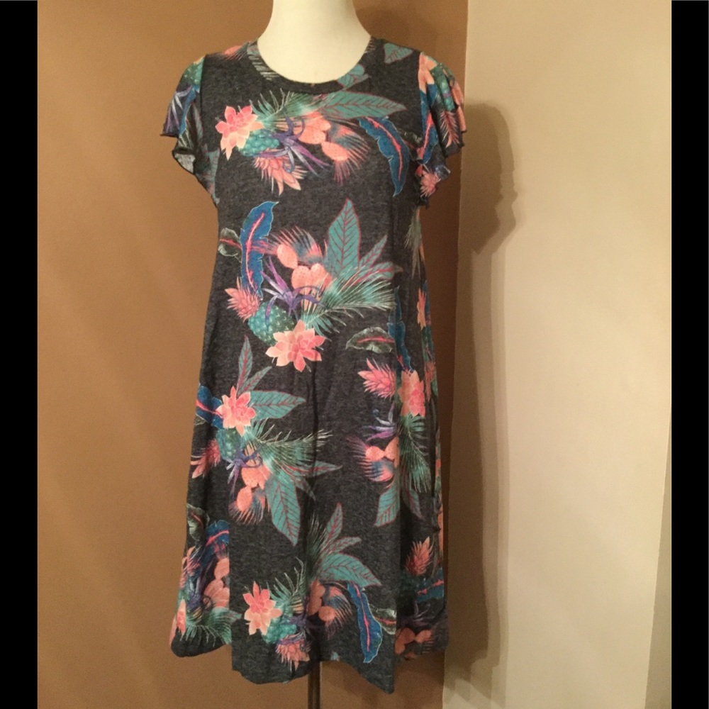 5 βοΈ Rating ! 1 Sm Left ! Flutter Swing Dress ! - Picture 4 of 4